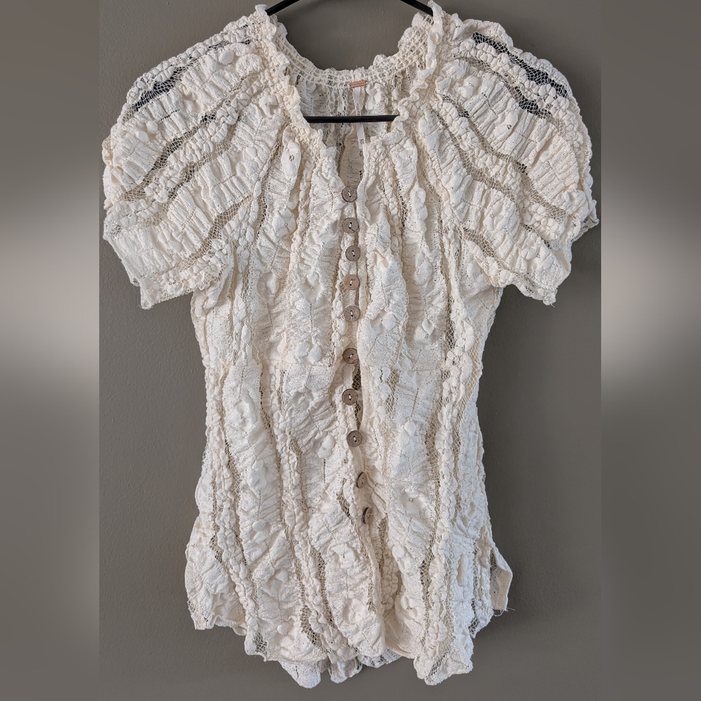 Free People Lace Button-Front Ruffle Blouse in Cream XS NWOT